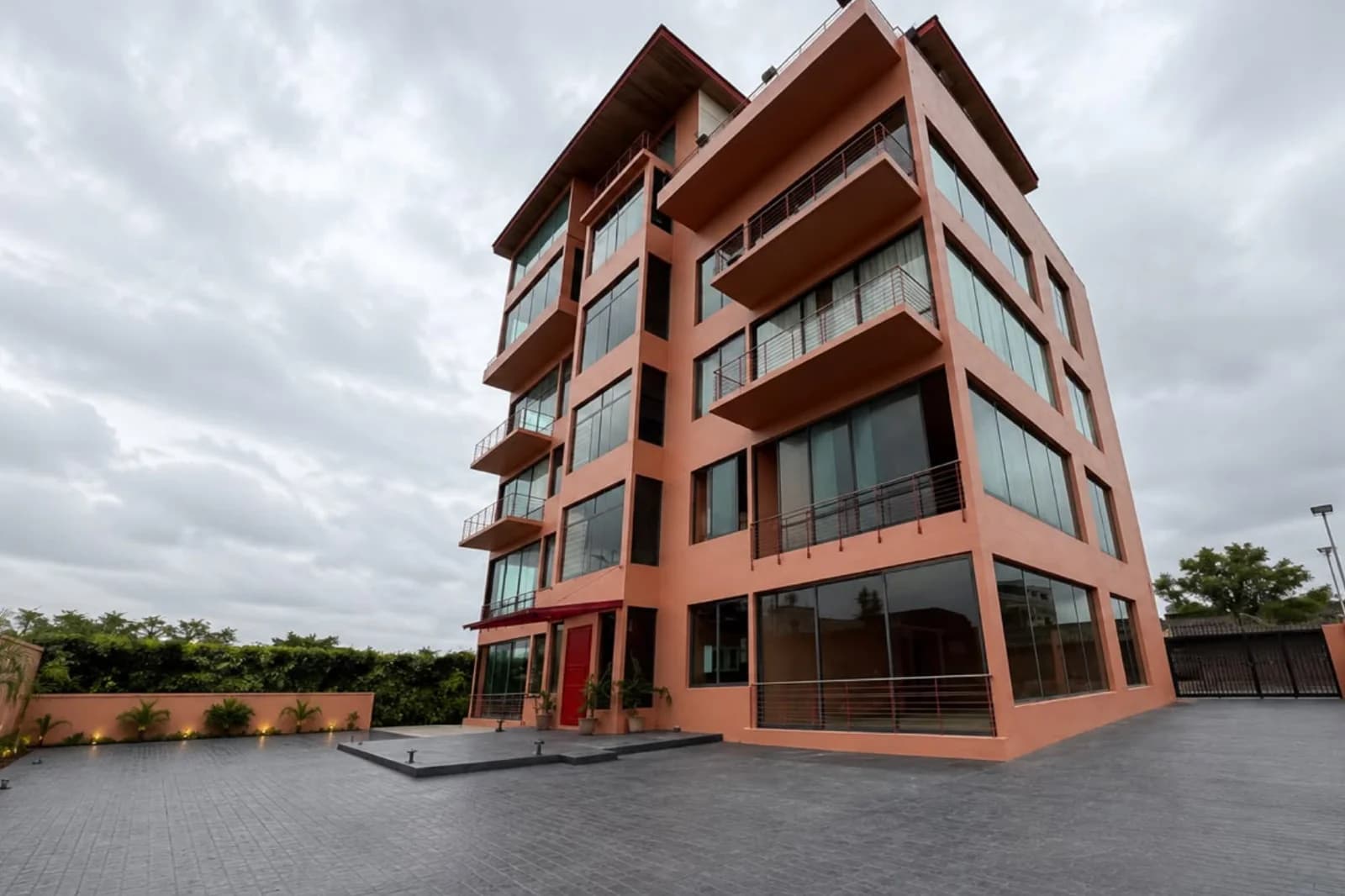 Villa avec piscine et jardin à vendre - Riviera Golf, Cocody