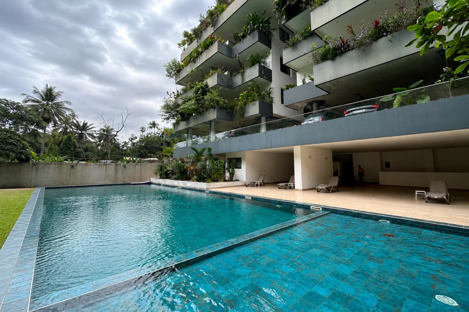 Villa moderne avec piscine à vendre - Riviera, Cocody